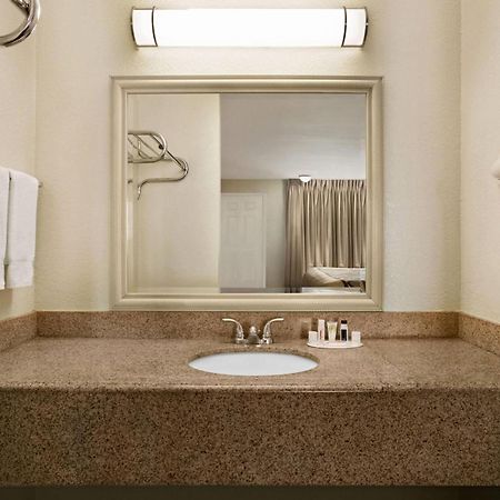 Super 8 By Wyndham Corsicana Esterno foto