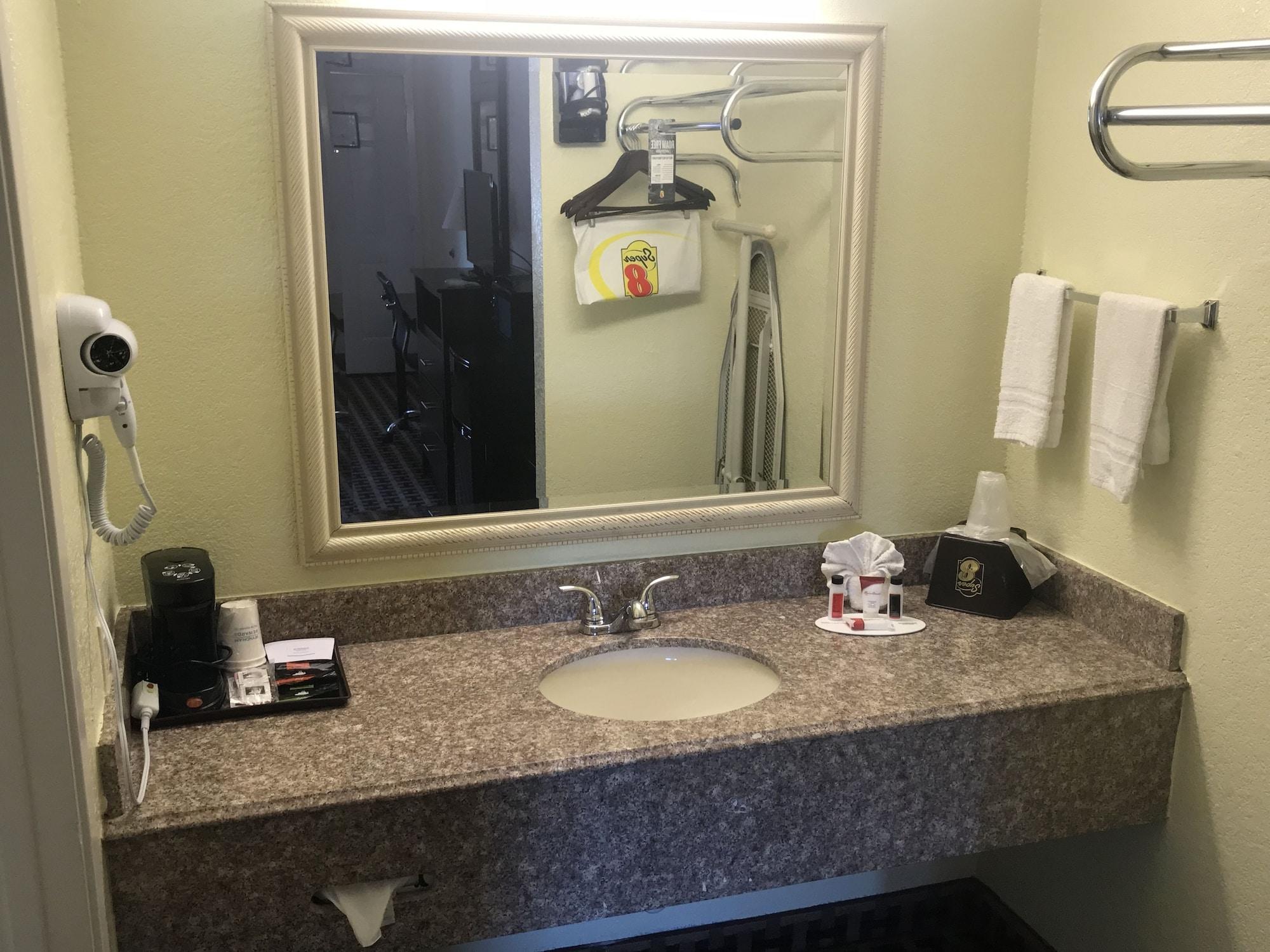 Super 8 By Wyndham Corsicana Esterno foto