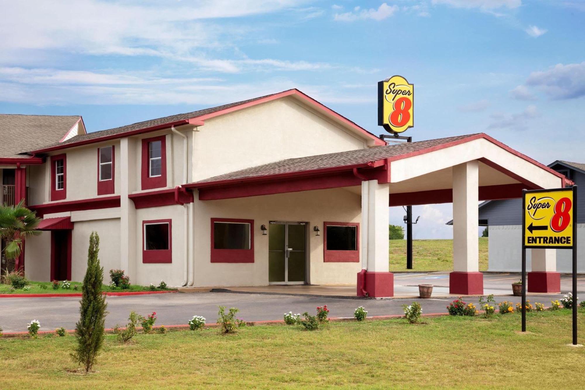 Super 8 By Wyndham Corsicana Esterno foto