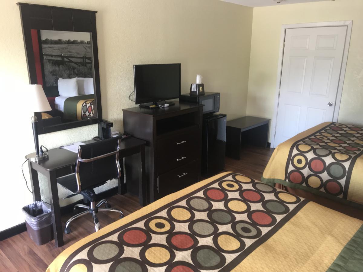 Super 8 By Wyndham Corsicana Esterno foto